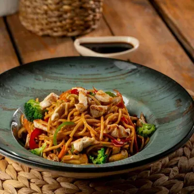 Noodles Makarna Tavuklu